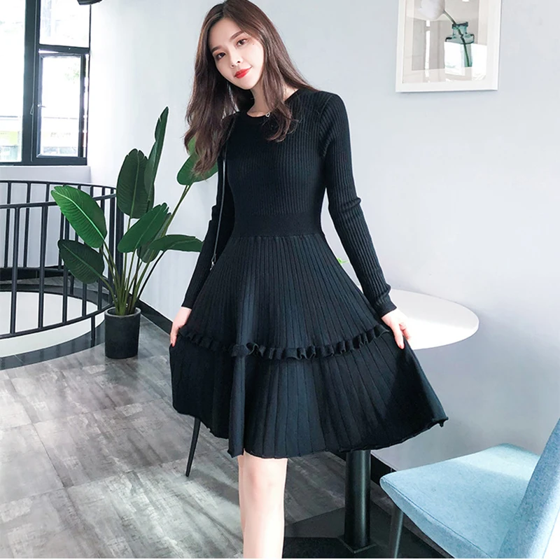Элегантное женское платье свитер 2018 зимнее однотонное с оборками и длинным