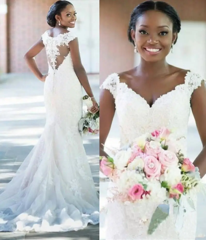 

V-neck Black Girl Lace Mermaid Wedding Dresses Button up Back Appliques Chapel Train Bridal Wedding Gowns Vestido De Noiva