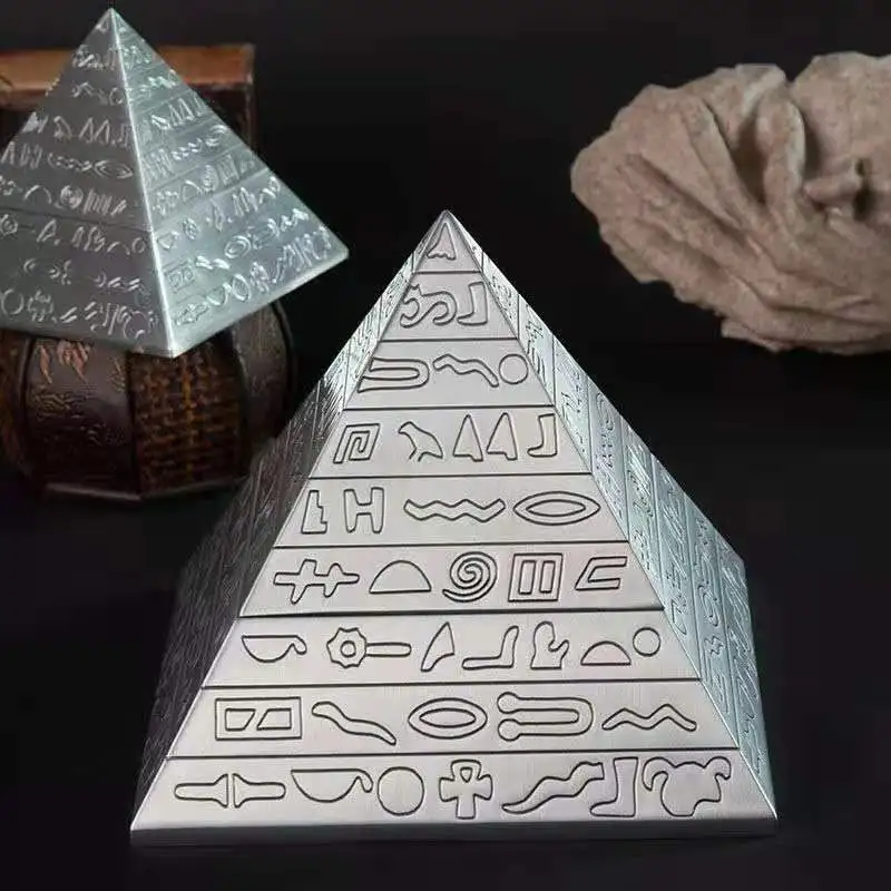 

Retro Egyptian pyramid ashtray with lid windproof decoration furnishings ashtray cigarette smoking accessories family ashtray