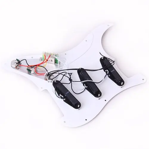 Электрогитара Pickguard загружен Prewired пикапы 11 отверстие 3 однокатушечная красная |