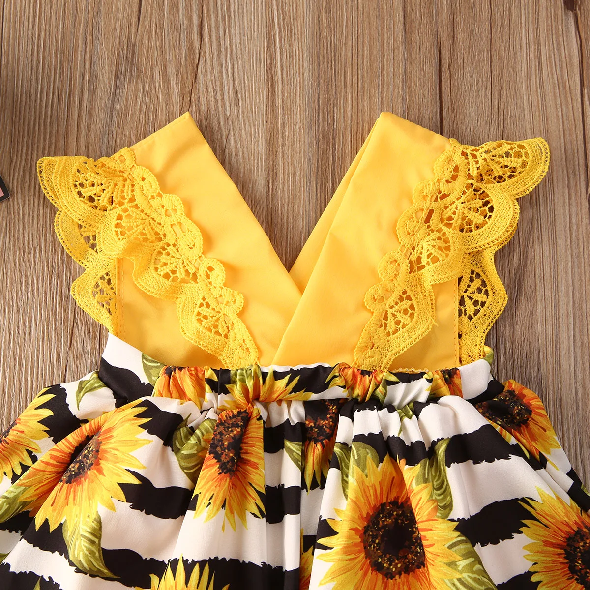 

2020 Baby Summer Clothing Infant Newborn Baby Girls Sunflower Lace Bodysuits Dress Striped Jumpsuits Sleeveless Sunsuit Headband