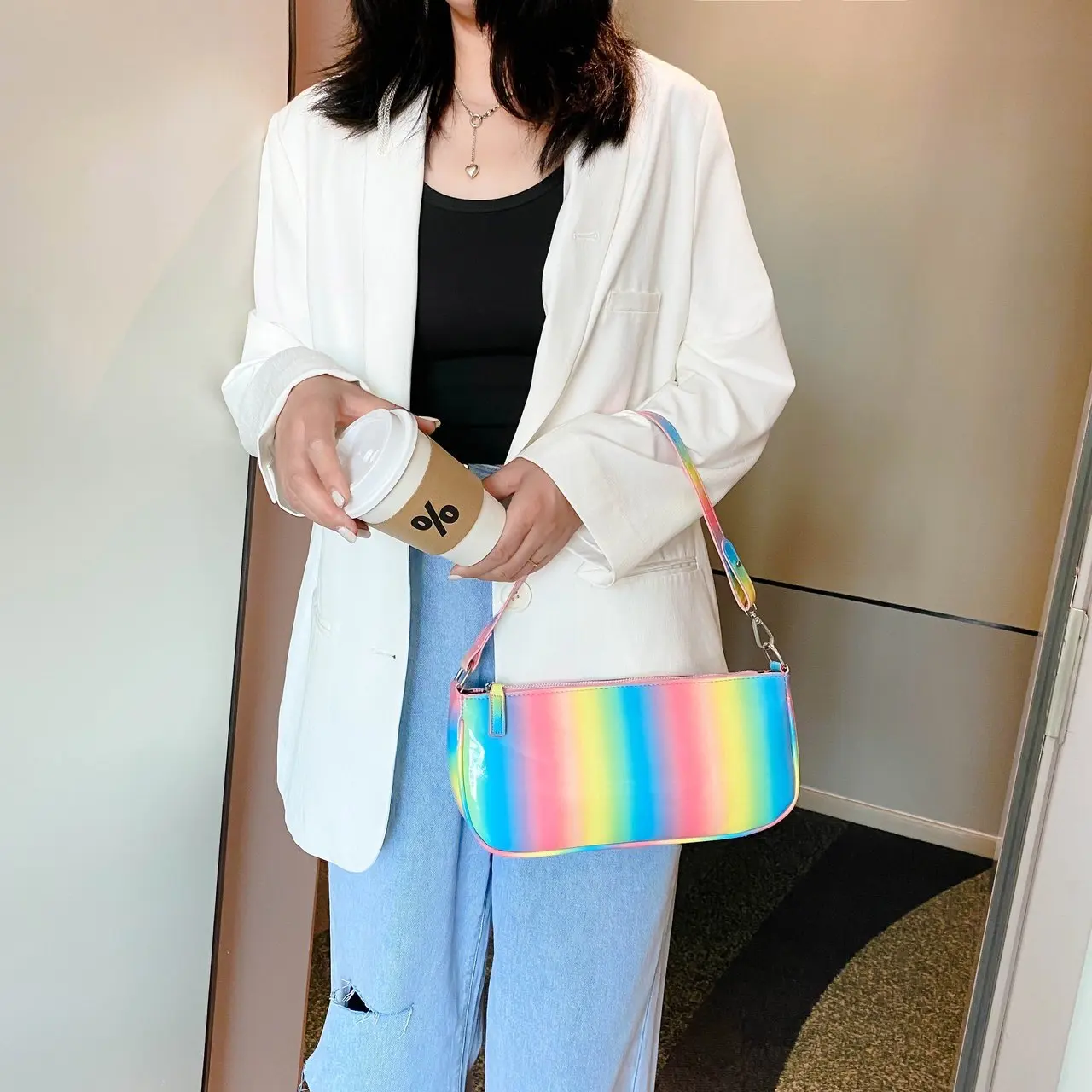 Радужные женские сумки на плечо стильная многоцветная маленькая сумочка из