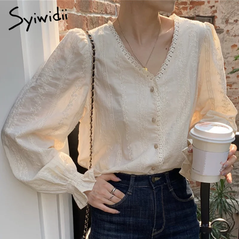 

Женская рубашка на пуговицах Syiwidii, с кружевом, V-образным вырезом и длинными рукавами, Элегантная блузка бежевого цвета в Корейском стиле