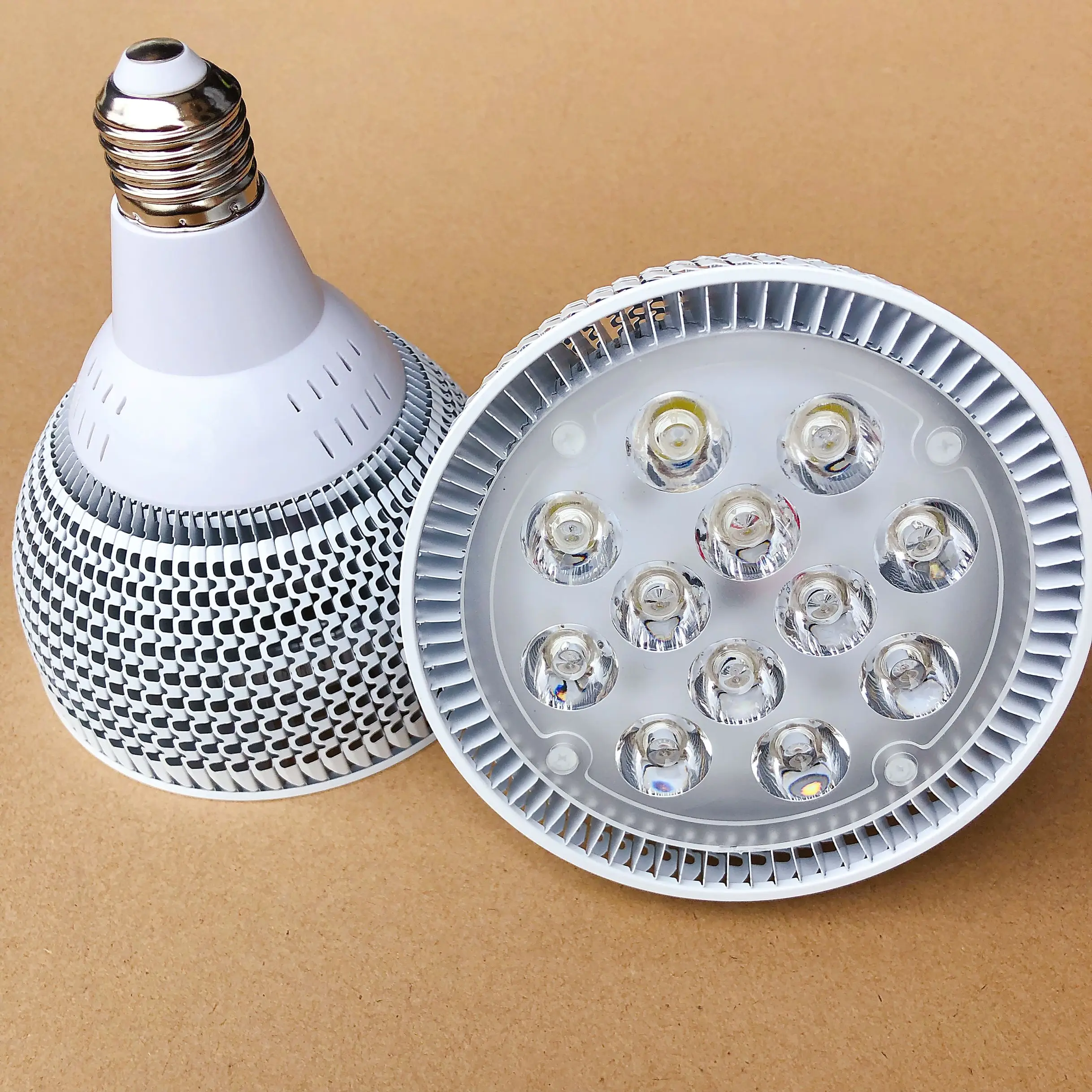 2pcs High Power LED Spot Light 24W E27 E26 PAR38 LED Bulb Lamp 12X2W AC110V 220V 3000K/4000K/6000K LED Spotlight Dimmable