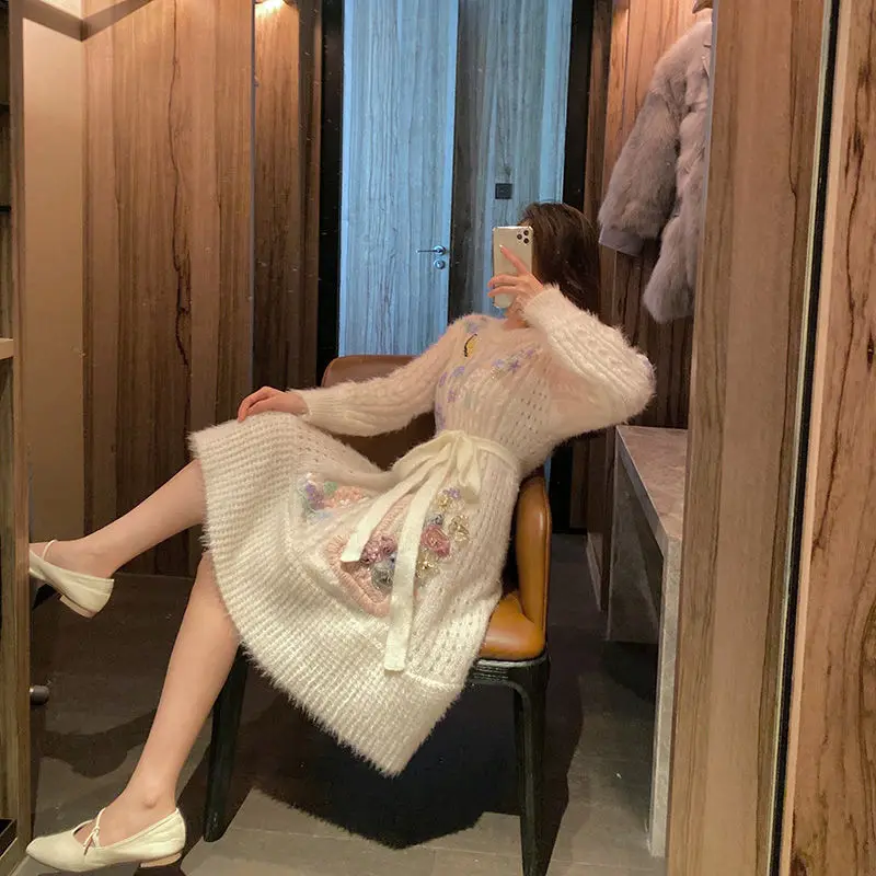 Женское трикотажное платье Повседневное платье-свитер с вышивкой длинным