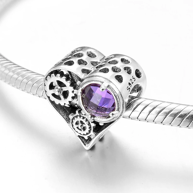 Очаровательное вращение в виде сердца соответствует оригинальному Европейскому