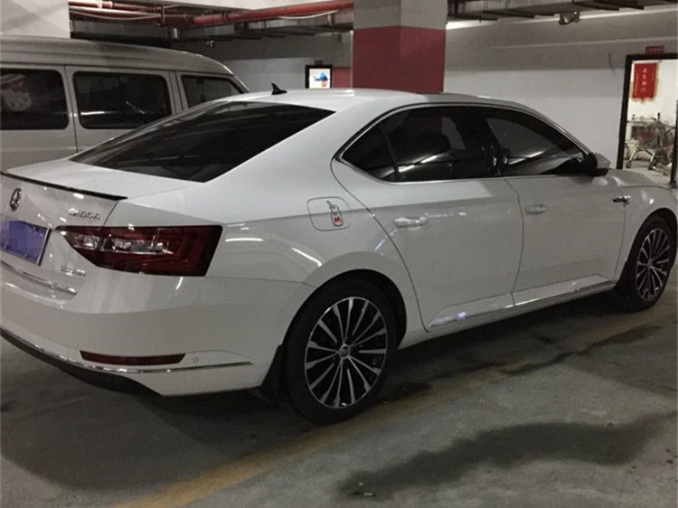 Для Skoda Superb спойлер 2016-2017 отличный высокого качества из ABS материала заднее крыло