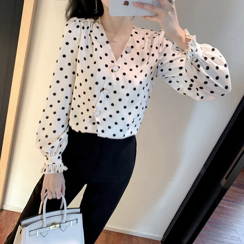

TVVOVVIN French V-neck Polka Dot Shirt 2021 New Women's Spring Simple Long Sleeve Slim Sweet Cardigan Casual TIY5