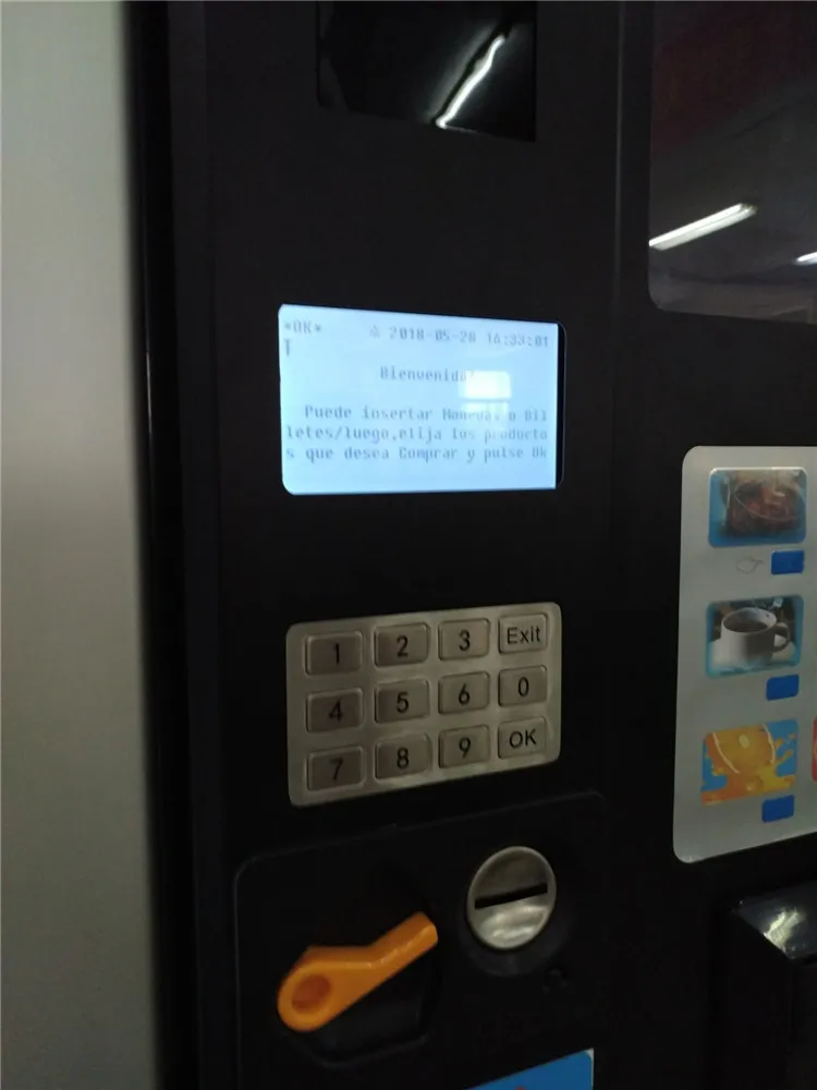 Торговый автомат нового дизайна для продажи закусок холодных напитков