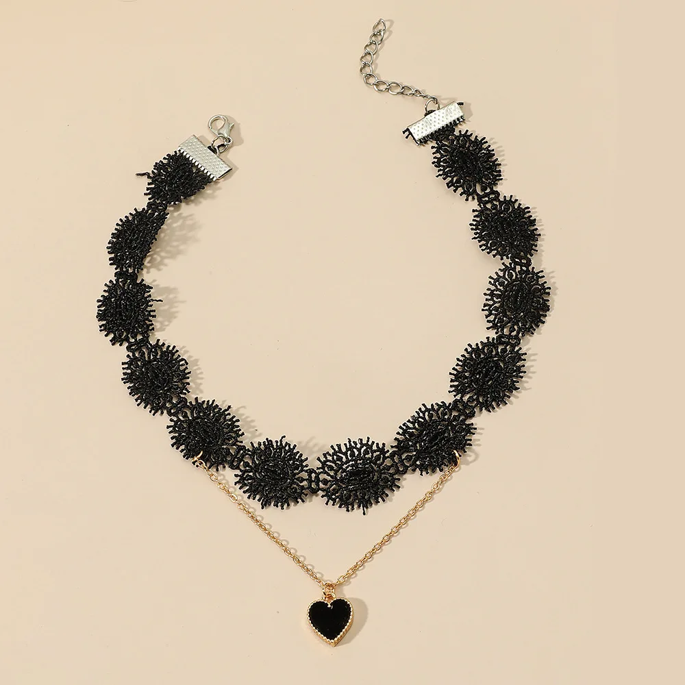 

2021 Trend Fashion Sexy Black Lace Necklace Gothic Multilayer Love Pendant Necklace Clavicle Chain Gift