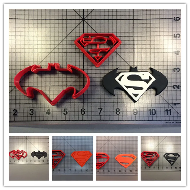 Супер герой Лига Справедливости летучая мышь против супер S логотип Кларка