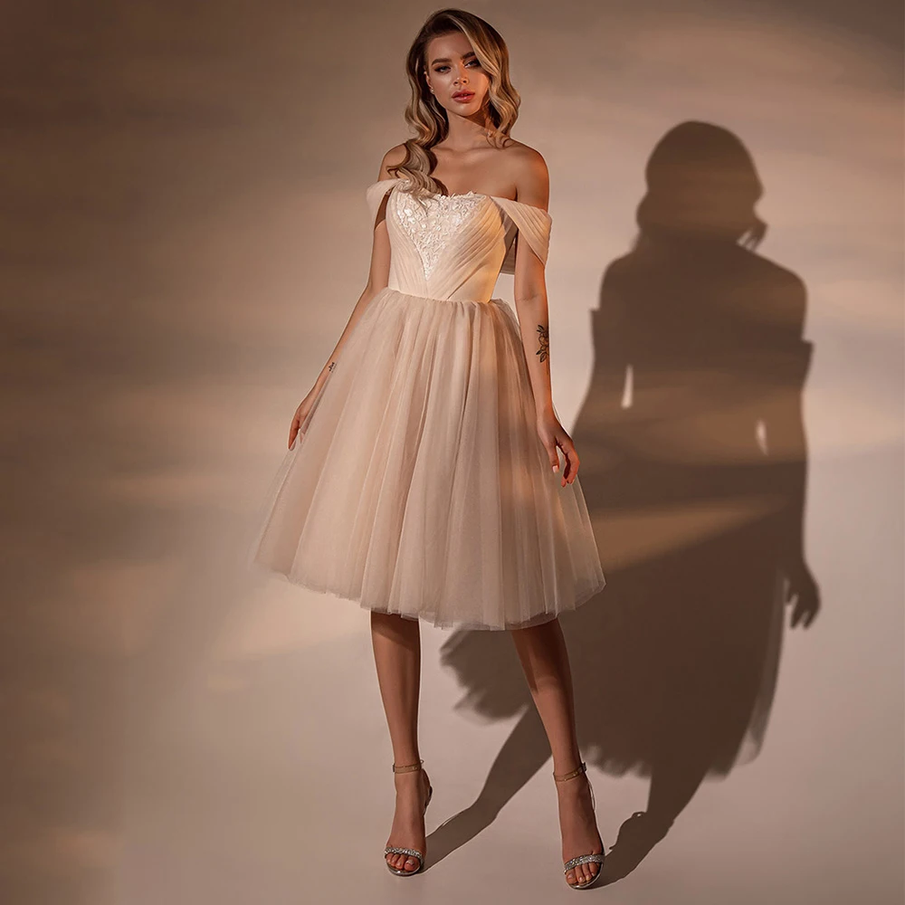 

Elegant Champagne Strapless Off the Shoulder Knee Length Party Prom Dress Pleats Tulle Lace Up Back Formal Homecoming Gowns