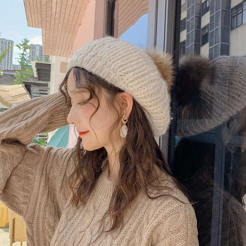 Берет с шариками из натурального меха женские шапки художника Зимние береты