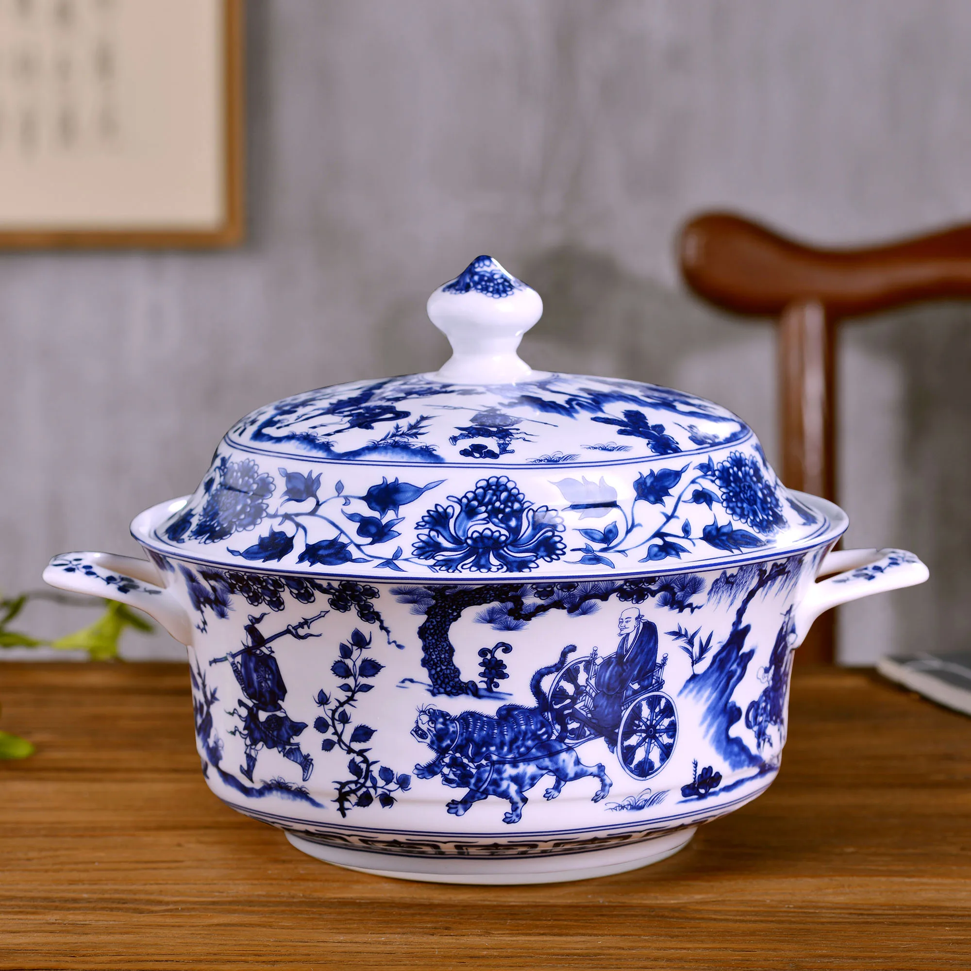 

Цзиндэчжэнь большая суповая миска с крышкой и ухом