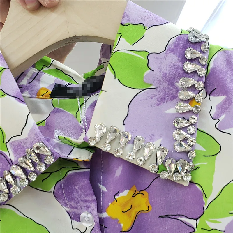 

2021 Summer Women New Flower Lapel Exquisite Rhinestone Tops Ladies Loose Fashion Short Sleeve Shirt Streetwear Buttoned Blusas