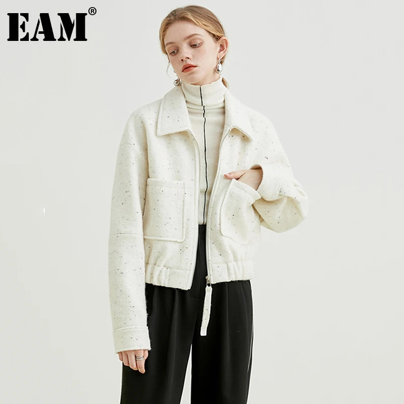 

[EAM] Loose Fit White Big Size Short Casual Woolen Coat Parkas New Long Sleeve Women Fashion Tide Autumn Winter 2021 1DE3277