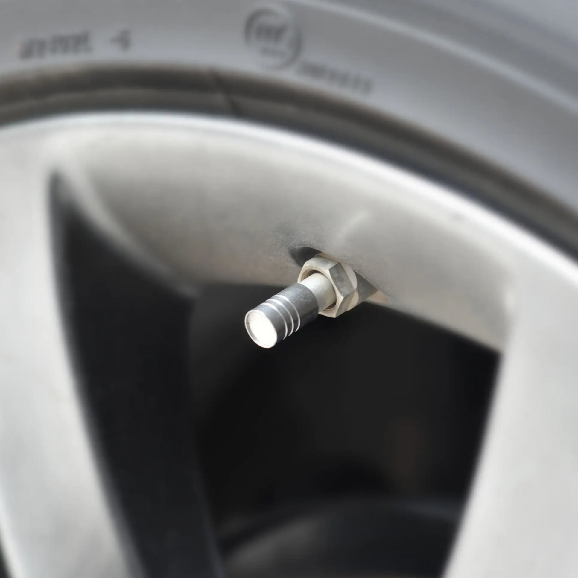 4 шт. крышки стержня вентиля шины для GMC / Buick Cadillac Chevrolet Holden VAUXHALL Opel Tesla Lincoln Ford |