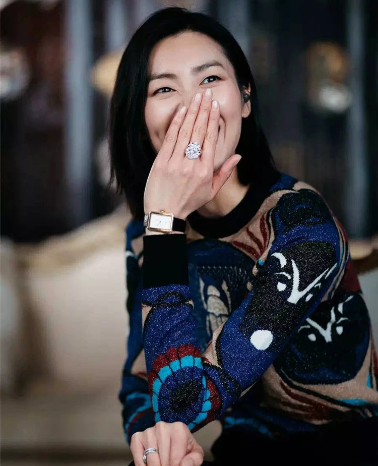 Женский вязаный свитер с люрексом винтажный жаккардовый пуловер абстрактным