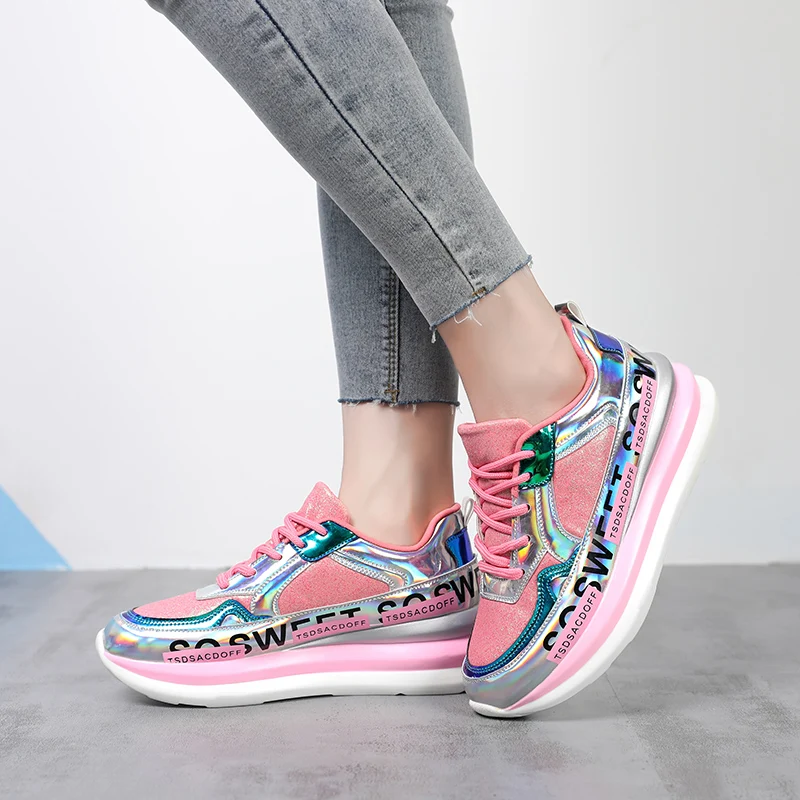 Кроссовки женские вулканизированные модные кроссовки с кружевом на платформе