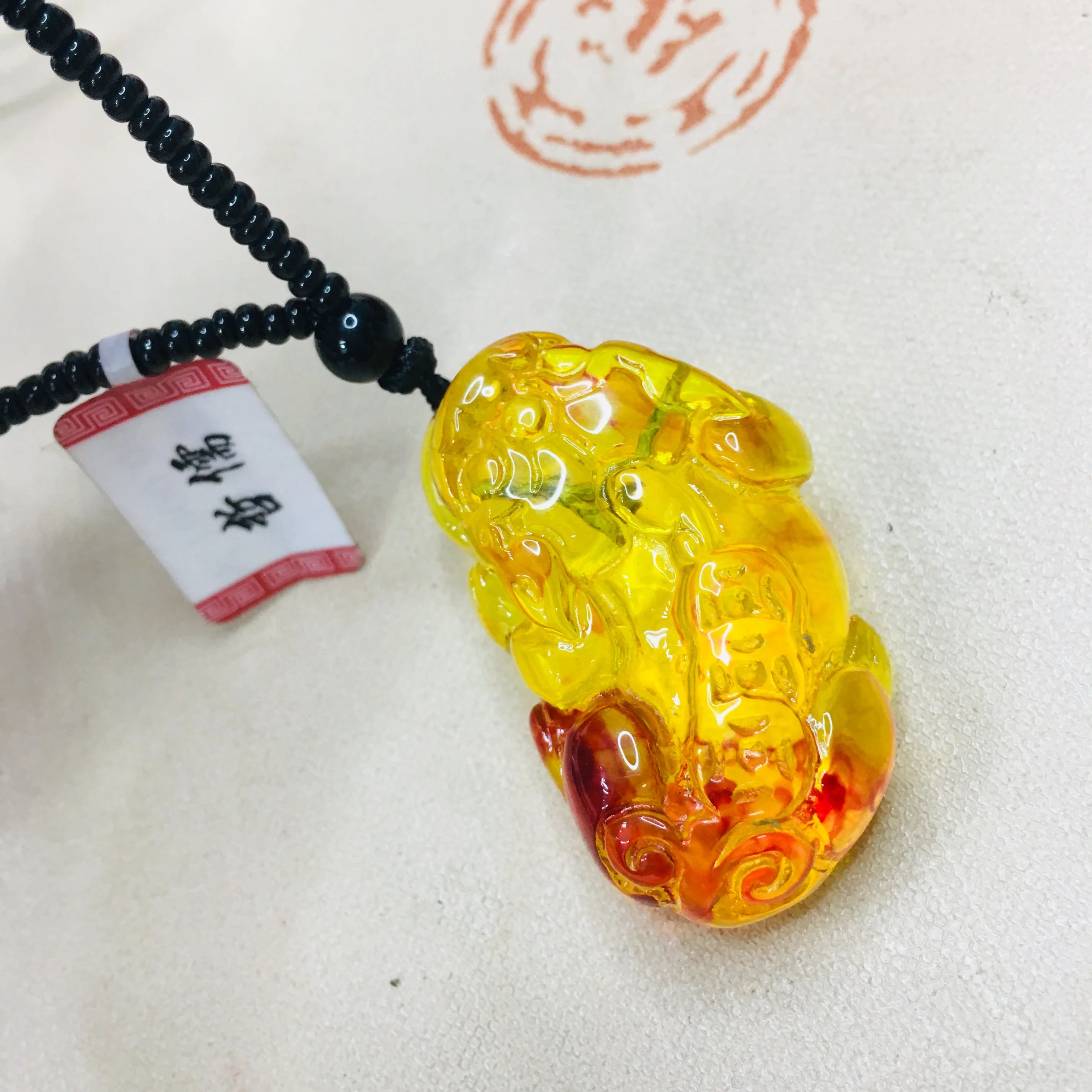 Zhe Ru натуральный янтарь из воска резной кулон в виде единорога С трехцветным