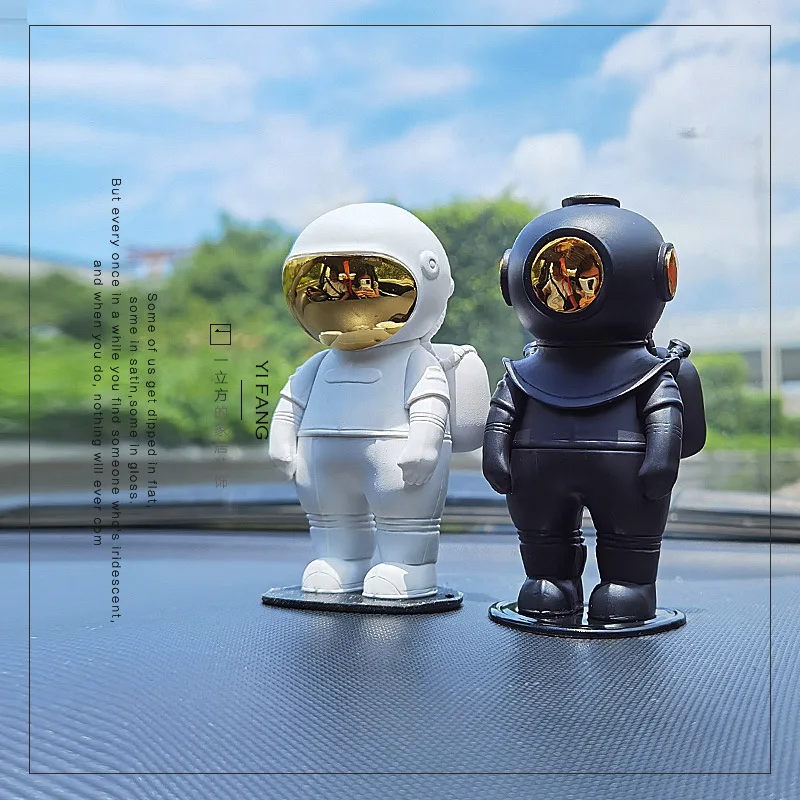 

astronaut ornaments Creative astronaut spaceman sculpture decoration Space tide play resin plating crafts