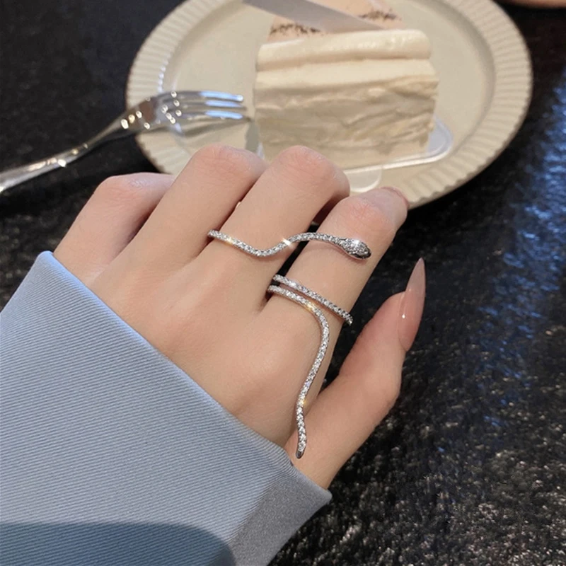 

2021 New Delicate Bling Shining Zircon Snake Open Rings for Women's Fashion Design Cool Personalized Luxury Tail Rings