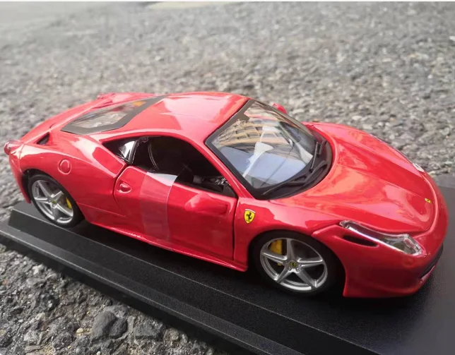 Модель автомобиля Burago Ferrari 1/24 подарок на день Святого Валентина 458 |