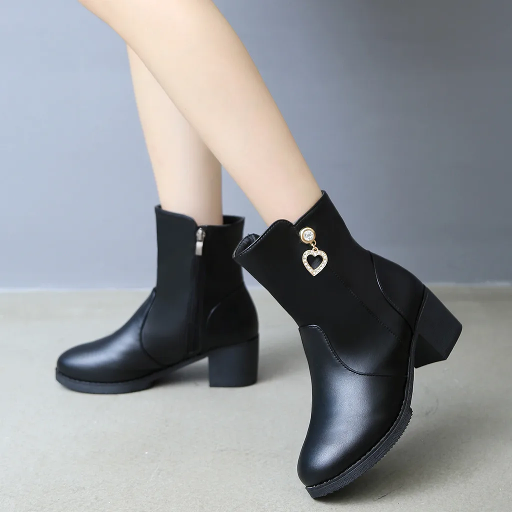 Зимние ботинки женские модные теплые martin из искусственной кожи короткие с