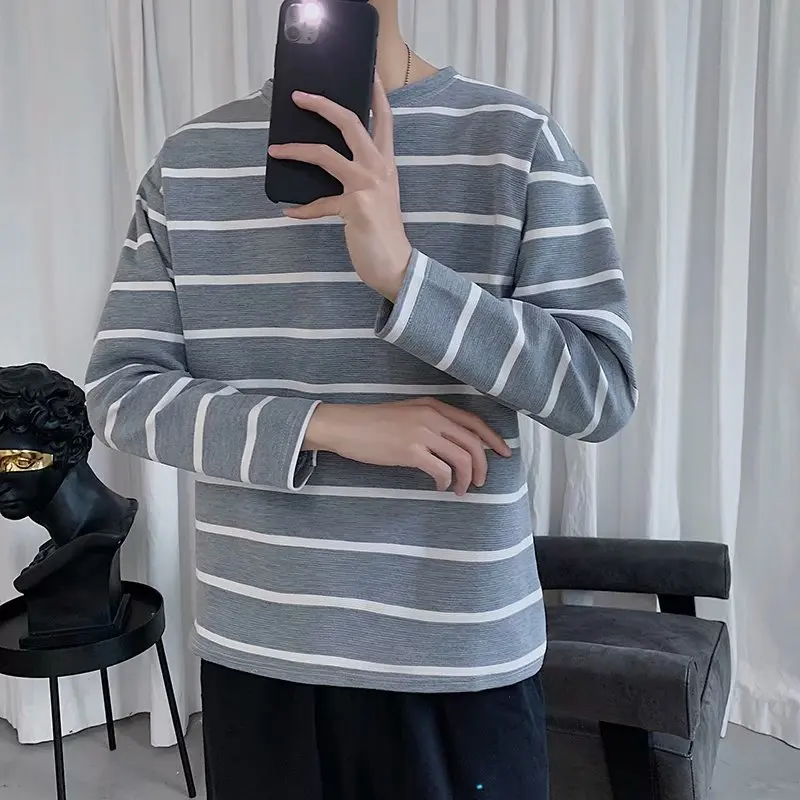 

Long sleeve T-shirt man han edition 2021 spring new loose inside take stripe on top fleece clothing