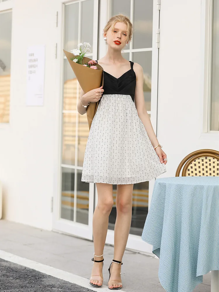 

Sling Tube Top Fake Two-piece Pleated Dress Design Niche Summer French Gentle Wind