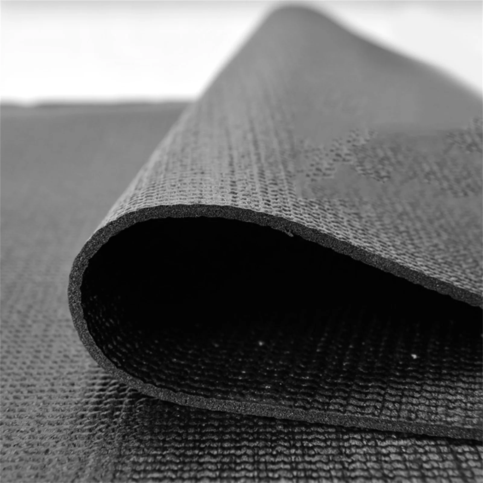 

Treadmill Pad Non-slip Multi-functional Wear-resistant Cushion Anti-scratch Mat for Indoor Sports Accessories