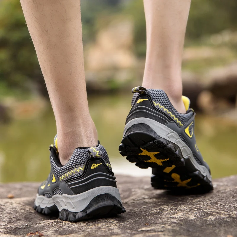 New Summer Hiking Shoes Men Hollow Comfortable Non slip Tactical Sneakers Breathable Mesh Trekking Shoes Mens botas tacticas