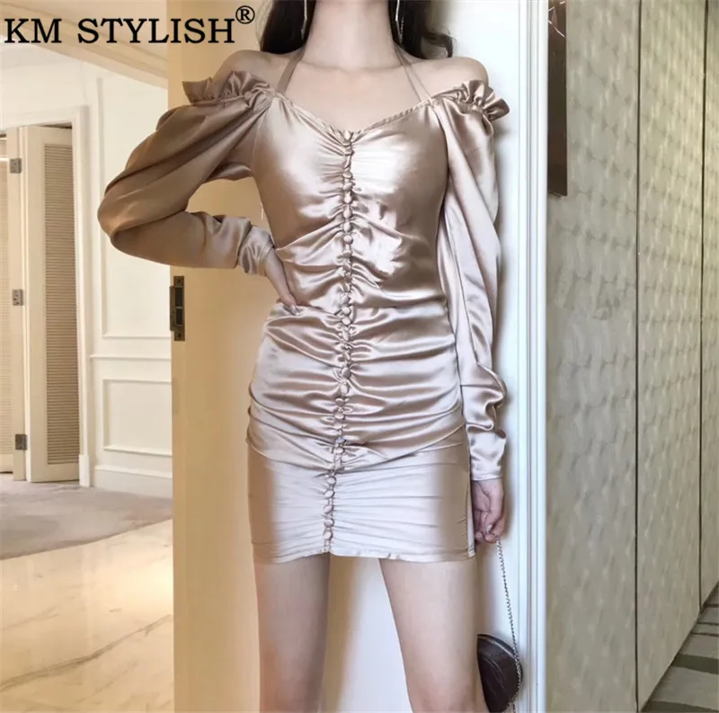 Женское атласное платье в стиле ретро демисезонное мини без бретелек с открытыми