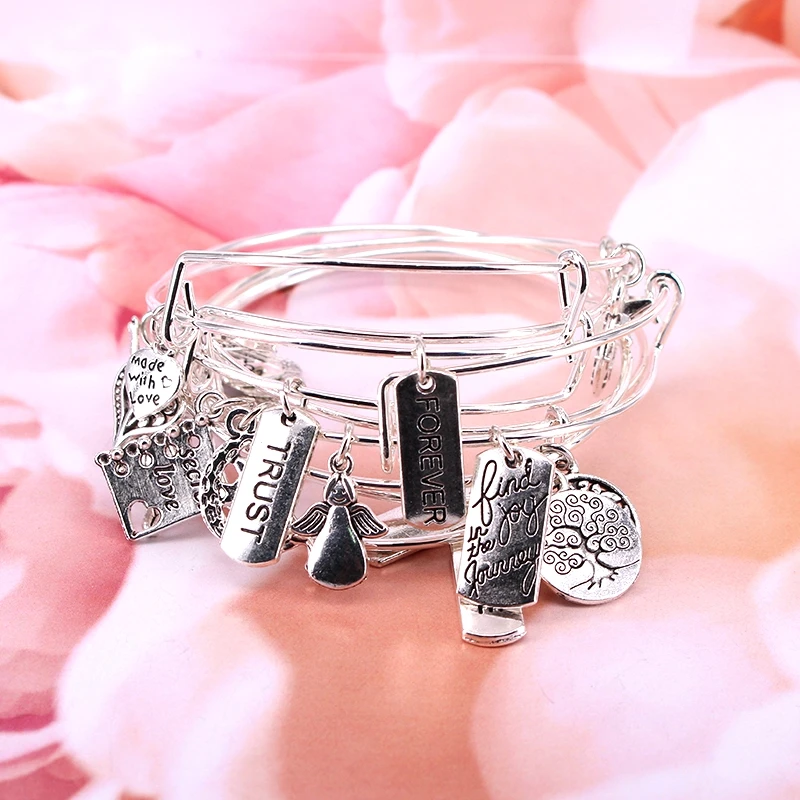 Женский браслет с подвесками в виде Луны и сердца | Украшения аксессуары