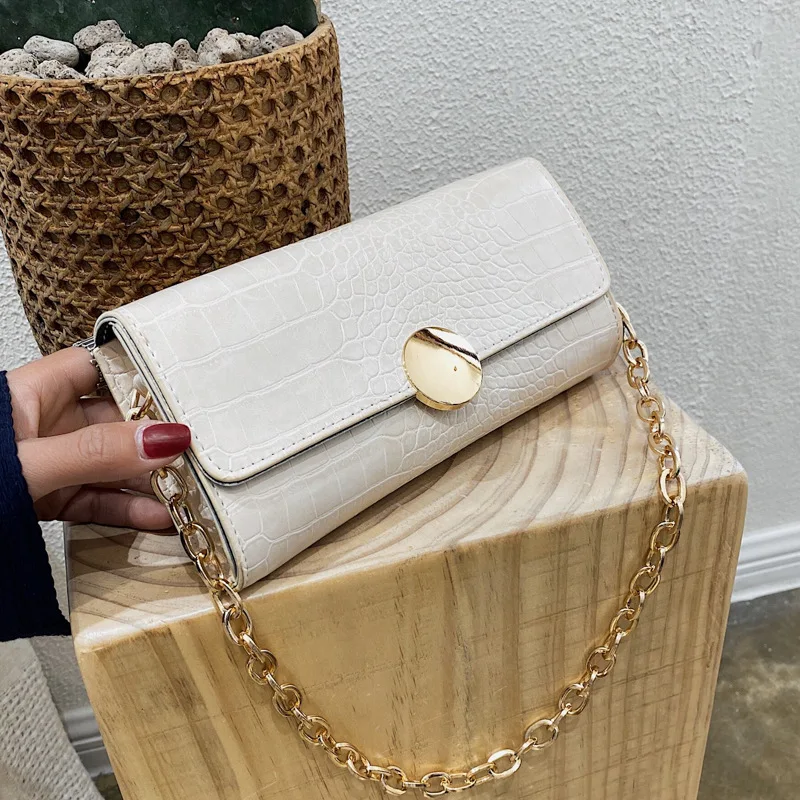 

2020 New Crocodile Pattern Ladies Shoulder Bag Fashion Golden Chain Handbag Purse Solid Color Underarm Bag Daily Outing Bag