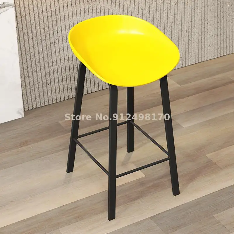 Барный стул из кованого железа современный минималистичный барный