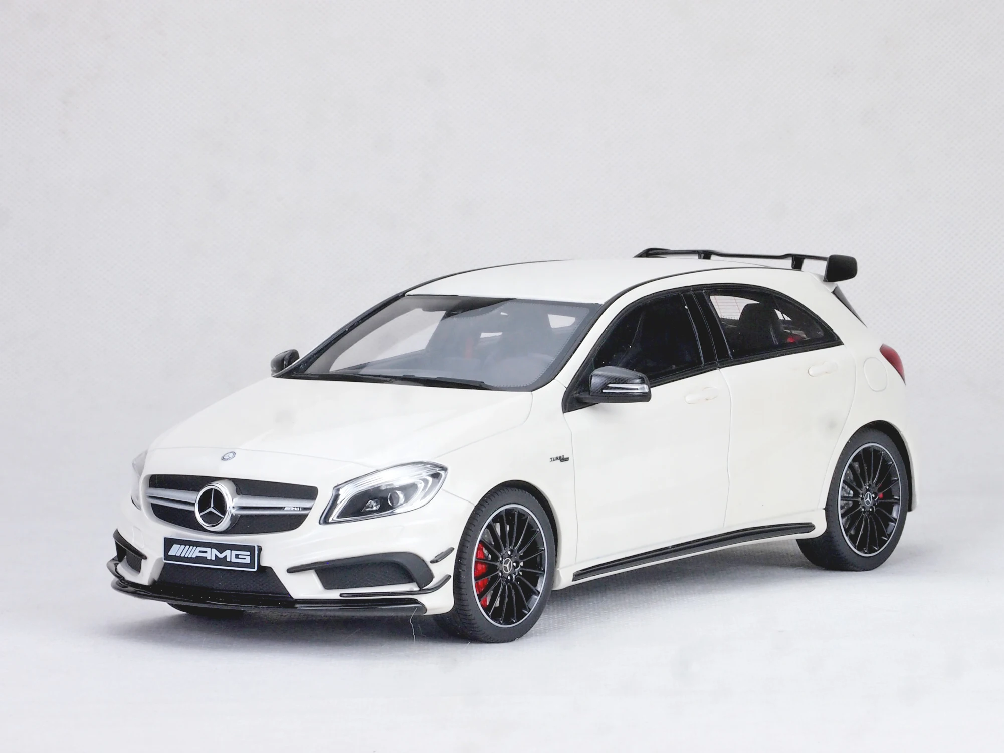 

GT Spirit 1:18 Benzs A45 AMG Collect die-casting simulation resin car model toys
