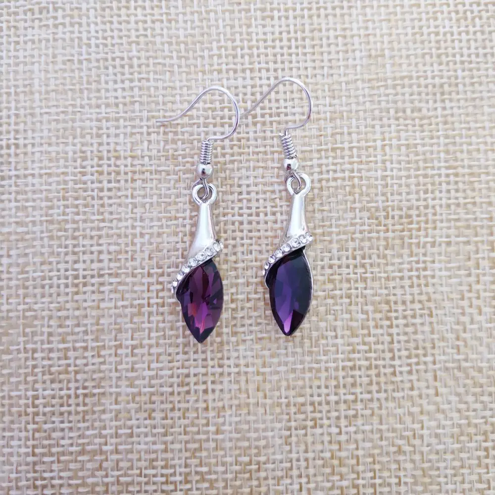 

High-end jewelry 925 sterling silver ladies ear hooks, one heart and one silver deep purple crystal earrings E0208
