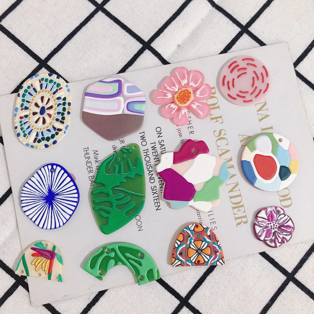 

DIY Jewelry Retro Embossed Three-dimensional Printing Color Flower Acrylic Sheet Earrings Necklace Accessories Materials 2pcs