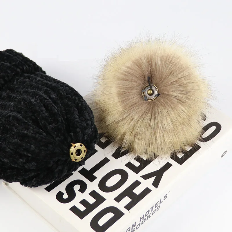 Новинка зимние теплые шапки с пышной опушкой из искусственного меха Pom pom трикотажные Шапки шапки бини шапки Для женщин Кабельное вязаные Skullies с ботиночки с помпончиками завитые без полей для мужчин