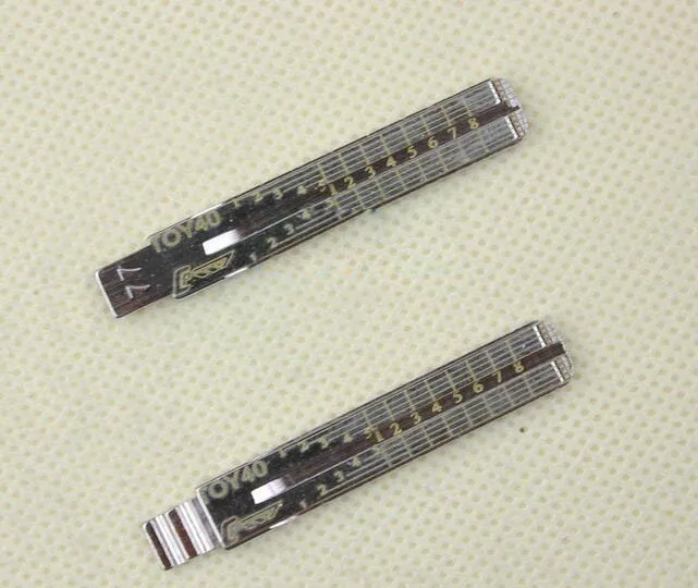 

TOY40 Engraved Line Key Blade Lishi 2 In 1 For Toyota Lexus Mitsubishi Scale Shearing Teeth Cutting Key Blank 2 IN 1 (No 77)