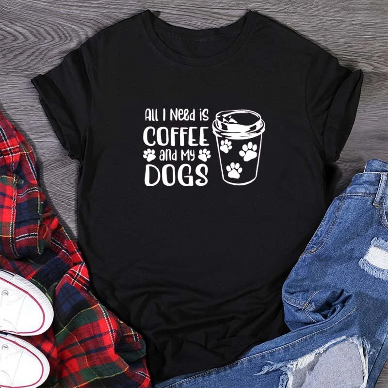 

Все, что мне нужно, это кофе и моя собака, забавный владелец домашних питомцев, топы с круглым вырезом и коротким рукавом, модная футболка JY0351