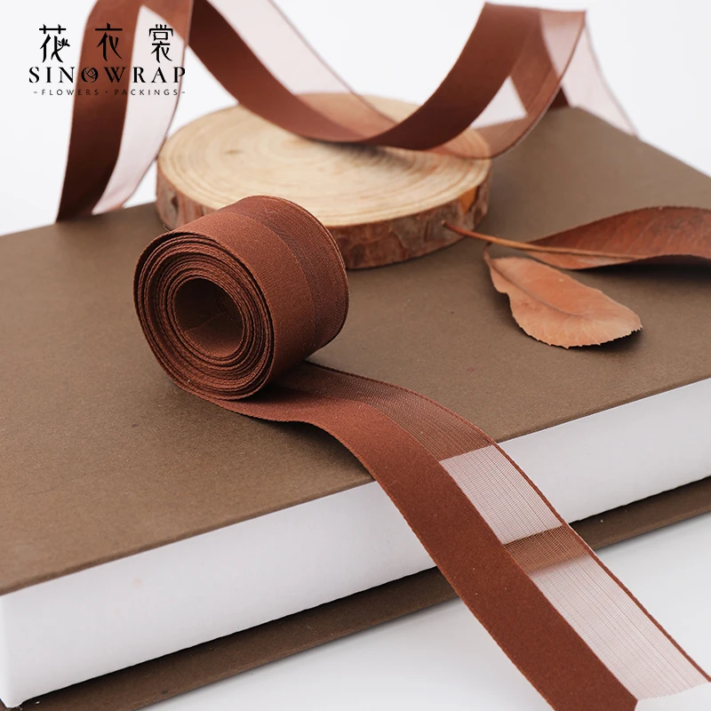 Лента для рукоделия сочетающихся цветов многоцветный высокого качества