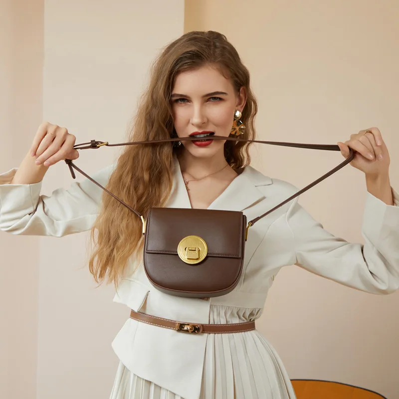 

2022 Luxury Design Ladies Saddle Bag New Fashion Elegant Women's Messenger Bag Retro Texture Leather Female Shoulder Coin Purse