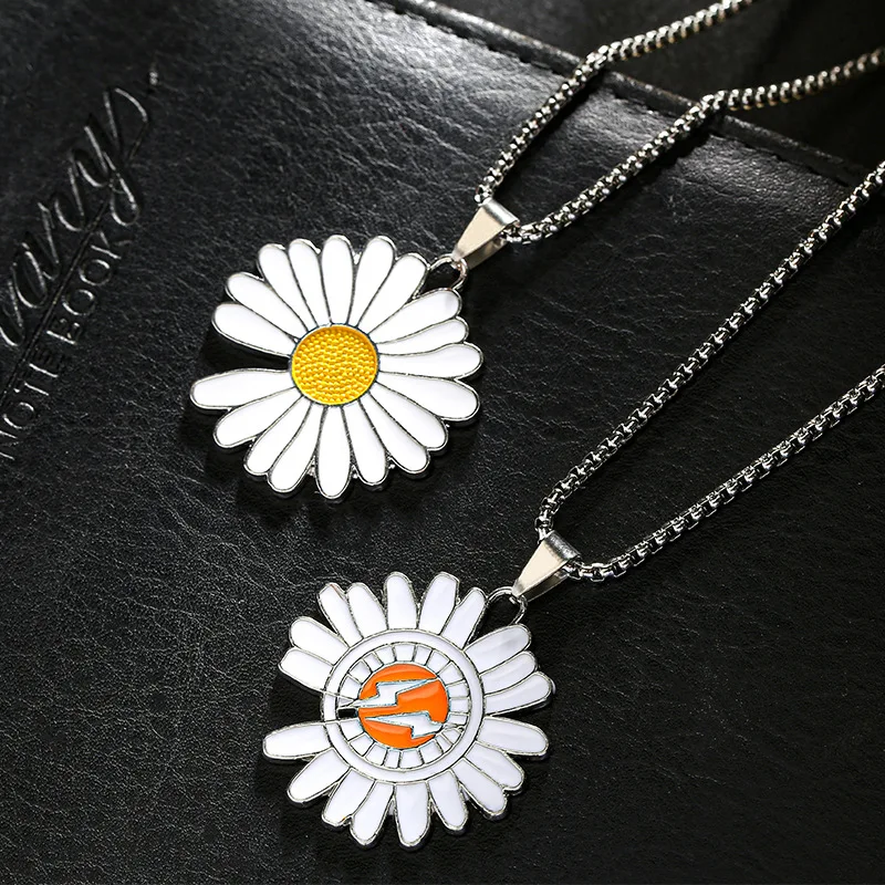 

Fashion Men Daisy Flower Pendant Necklace Long Stainless Steel Chain Necklace Jewelry Gift Female Accessories