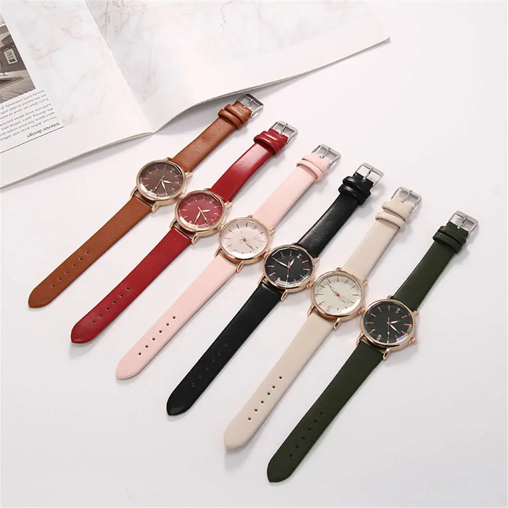 Простые женские кожаные часы кварцевые из розового золота чехол с бриллиантами