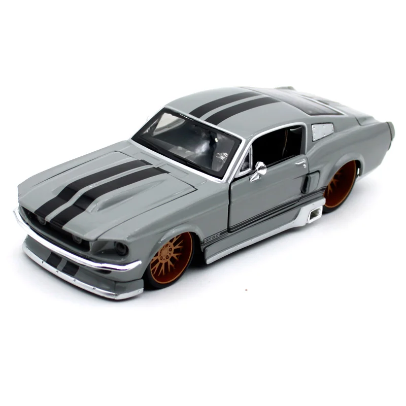 Maisto 1:24 1967 Mustang GT белый автомобиль литья под давлением для Ford старая классическая модель автомобиля холодный желтый автомобиль литья под давлением 31094