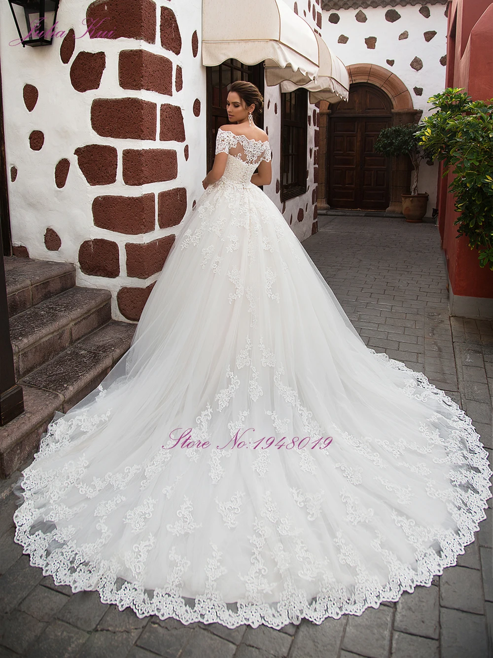 Роскошное ТРАПЕЦИЕВИДНОЕ свадебное платье с элегантным съемным жакетом и