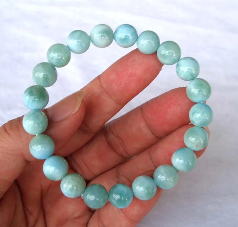 Браслет женский из натуральных бусин шириной 9 мм |