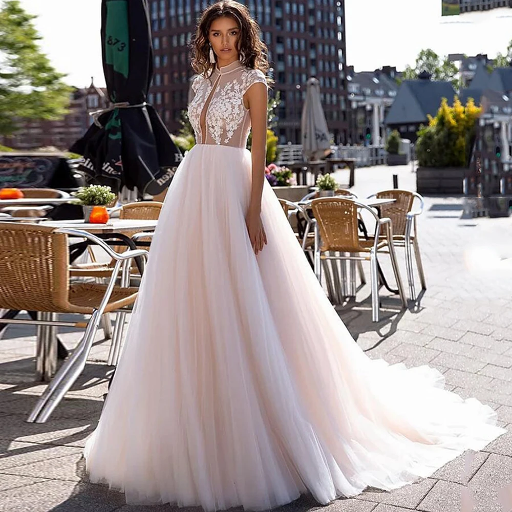 

A-Line High Neck Tulle Wedding Dress Short Sleeves Appliques Buttons Back Court Train Bridal Gowns 2021 Vestido De Noiva